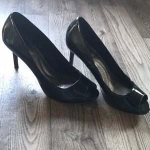 EUC black Dexflex Comfort peep toe heels - 7.5